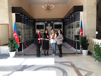 "MEK tərəfindən növbəti kitabxanaya biblioqrafik göstəricilər hədiyyə olunub"