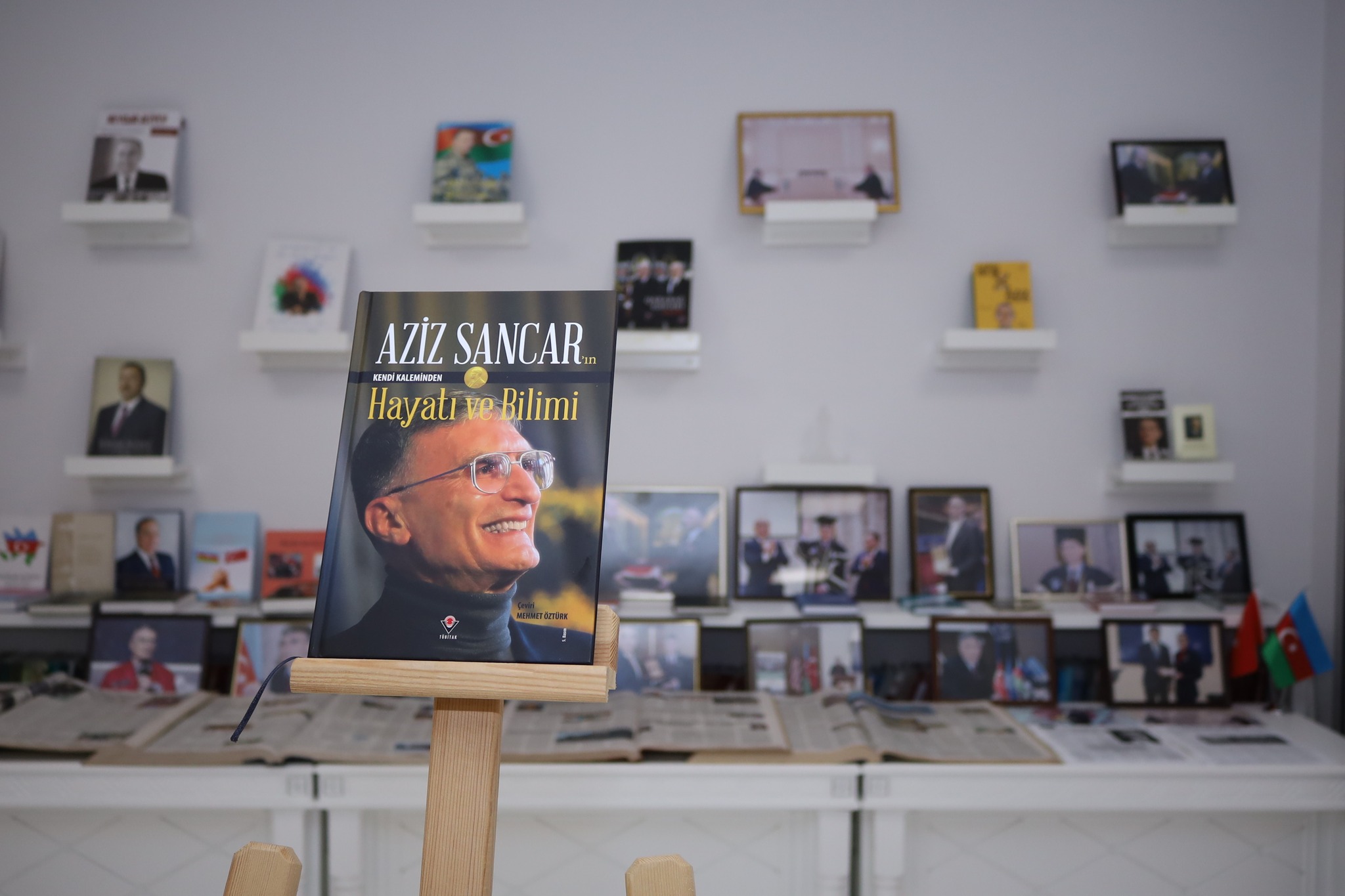 "Nobel mükafatı laureatı Əziz Sancar Mərkəzi Elmi Kitabxanada olub"