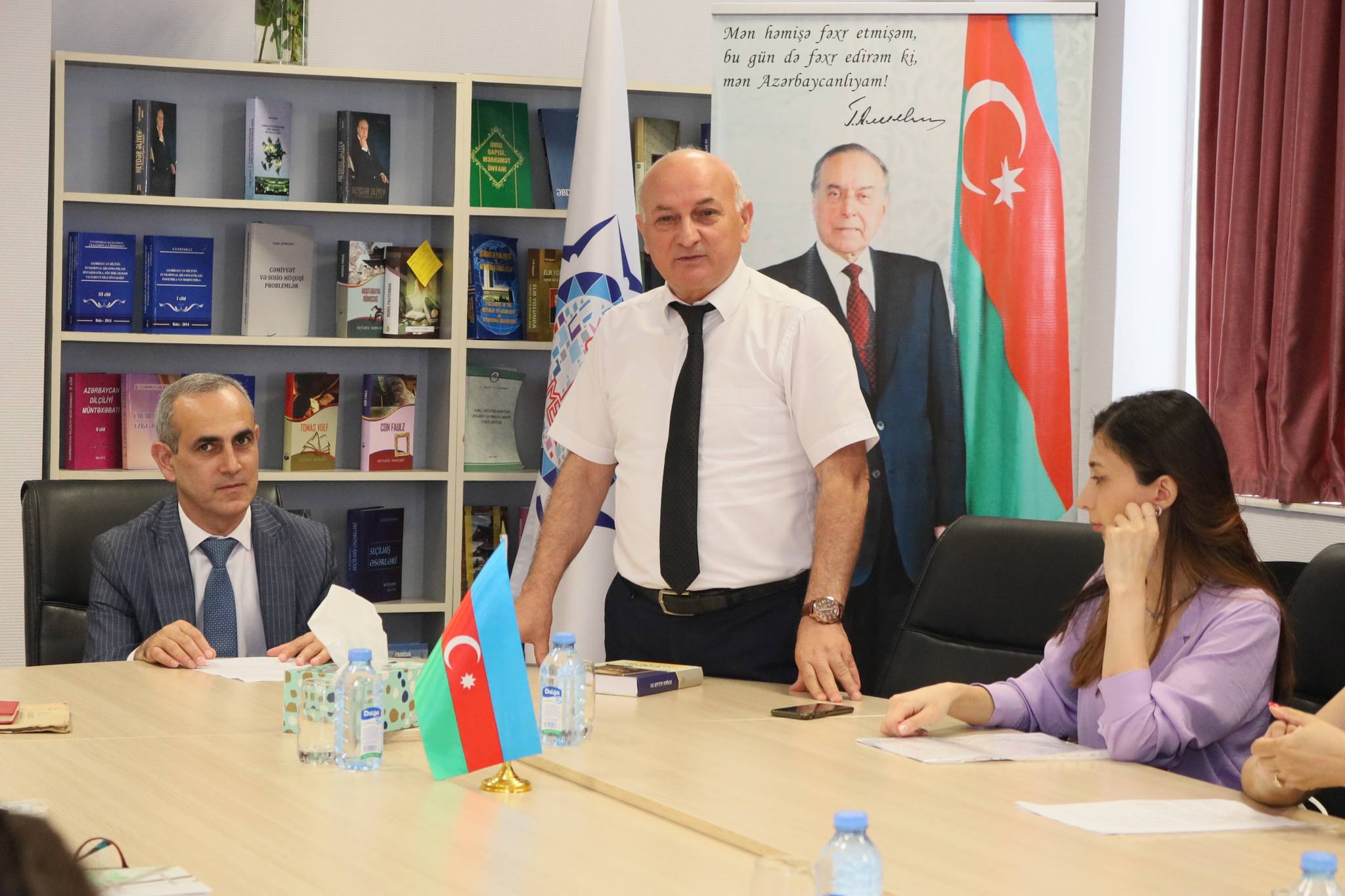 "MEK-də füzulişünas alimlərlə növbəti görüş keçirilib"