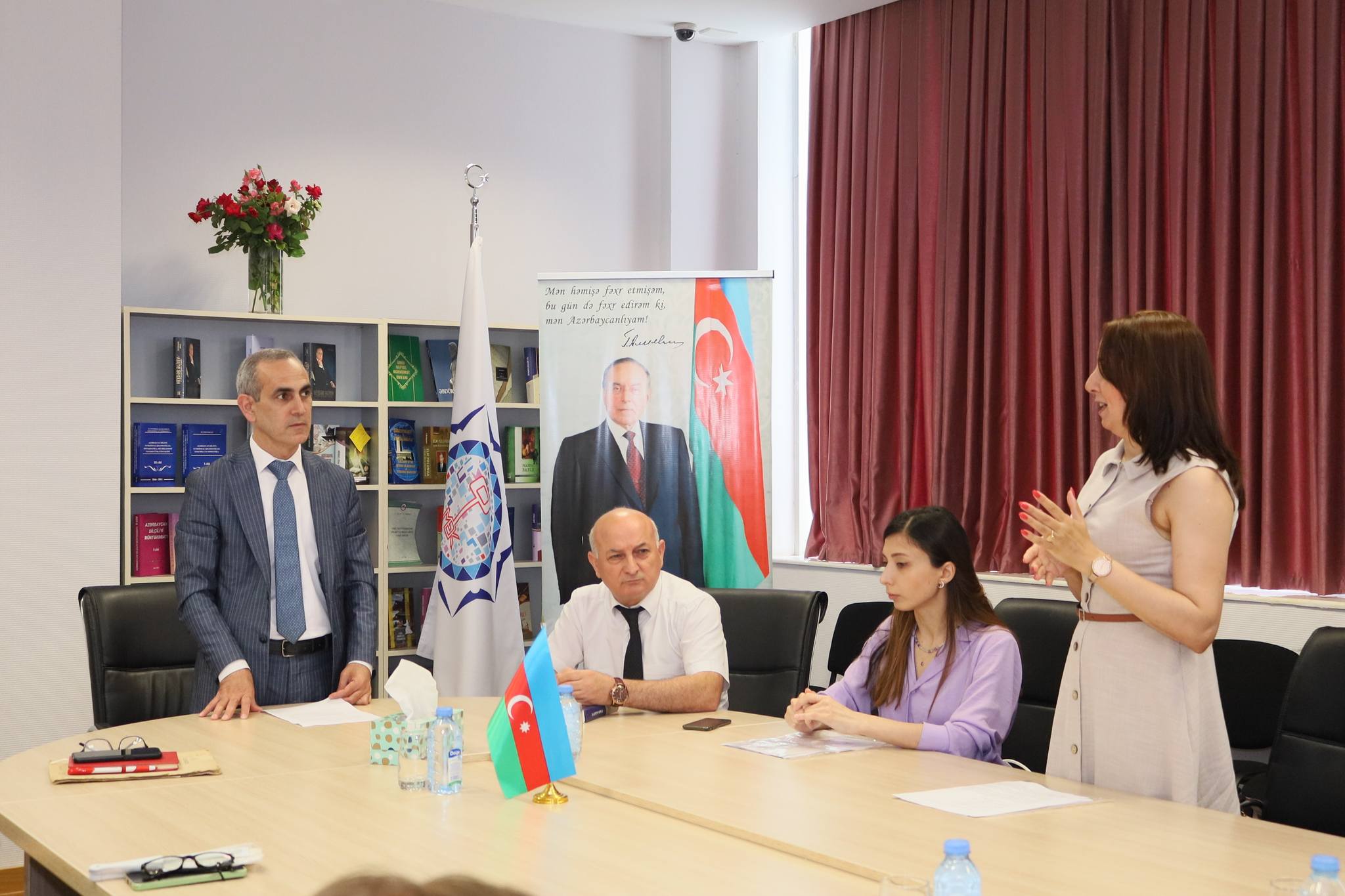 "MEK-də füzulişünas alimlərlə növbəti görüş keçirilib"