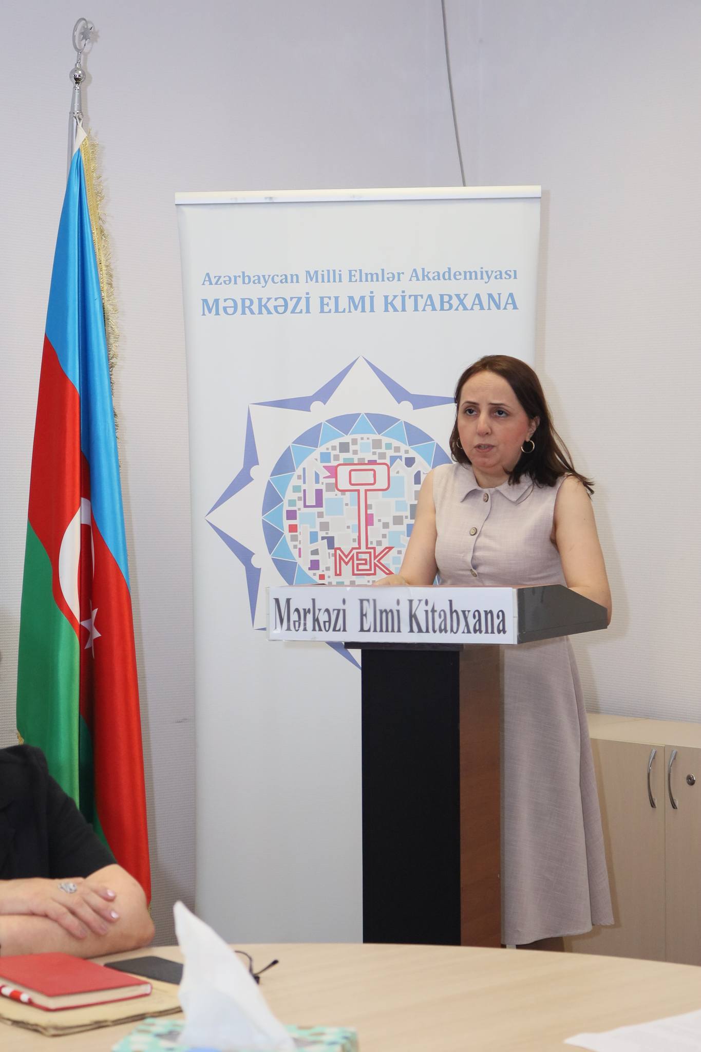 "MEK-də füzulişünas alimlərlə növbəti görüş keçirilib"
