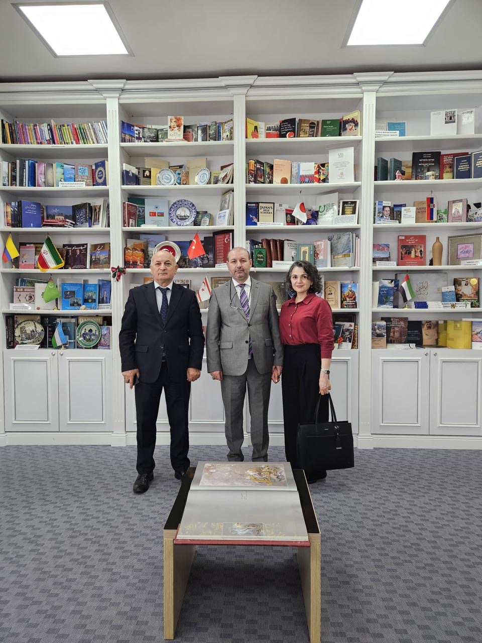 Bolqarıstanlı tədqiqatçı MEK-də olub