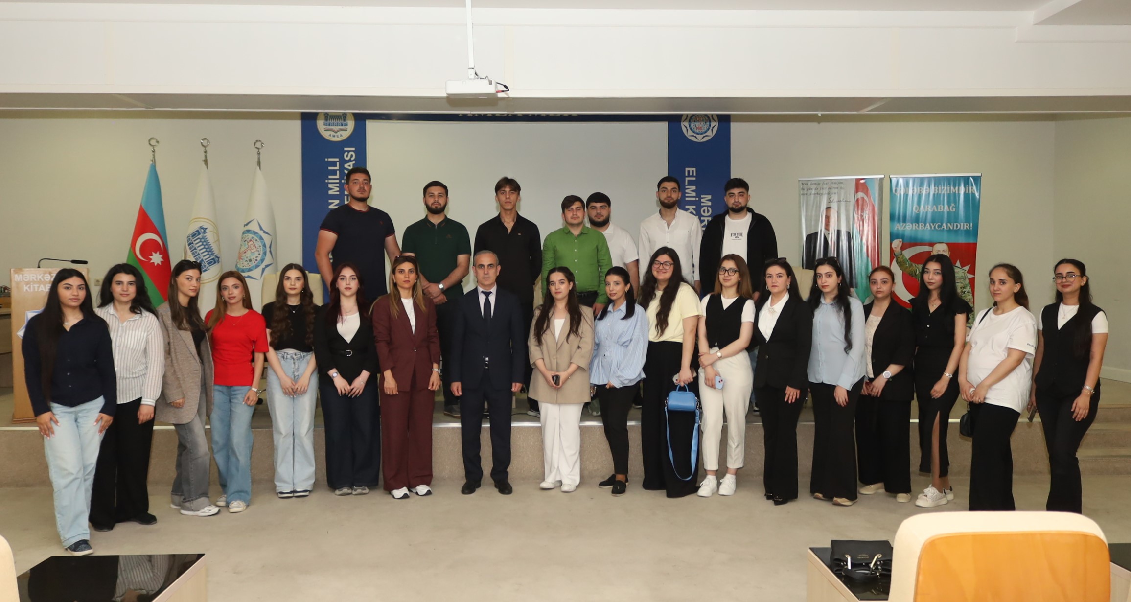 MEK-də istehsalat təcrübəsini başa vurmuş tələbələrlə görüş keçirilib